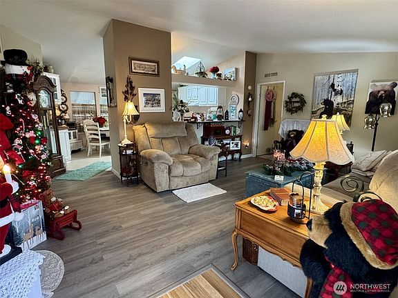 3rd image of 77 Blue Heron Drive