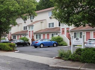 30 Elmcroft Rd APT 4, Stamford, CT 06902