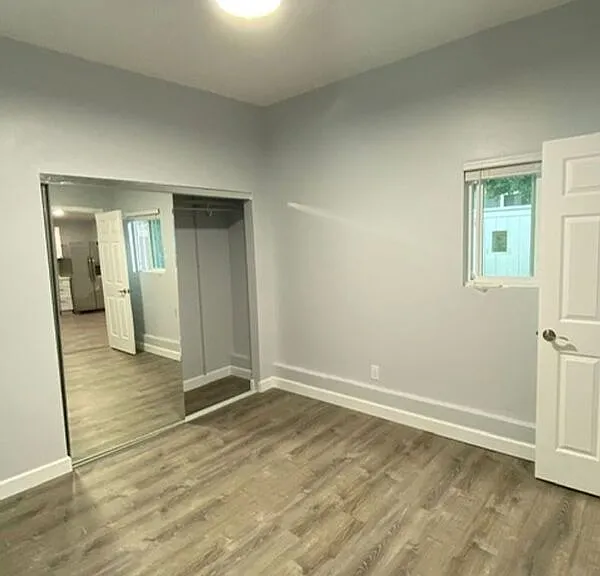 736A Windsor Ct — Photo 5