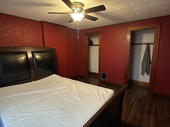 5th image of 2411 Willow Ave