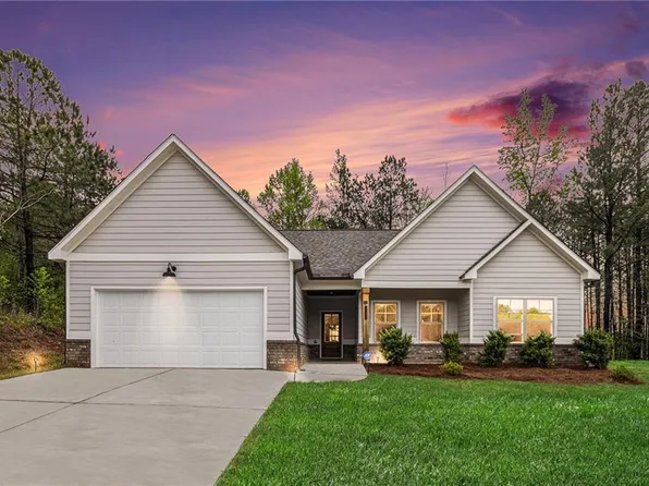 1195 Awenasa Dr, Villa Rica, GA 30180