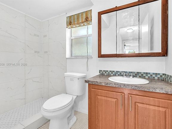 4th image of 2720 N Pine Island Rd APT 306