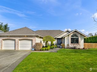 1185 Edgewater Ln, Lynden, WA 98264