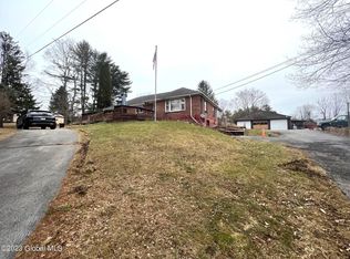 4 Coons Rd, Coeymans Hollow, NY 12046