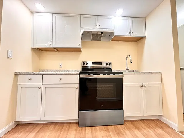 407 Temple St #B — Photo 2