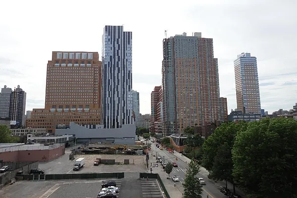 Rented by Corcoran | media 27