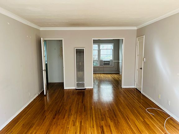 4th image of 221 S Elm Dr #3/4