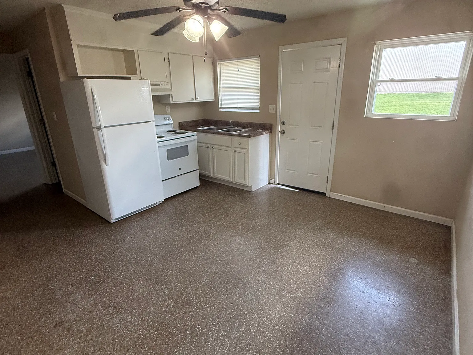 1 bed, 500 sqft, $1,000 — Photo 3