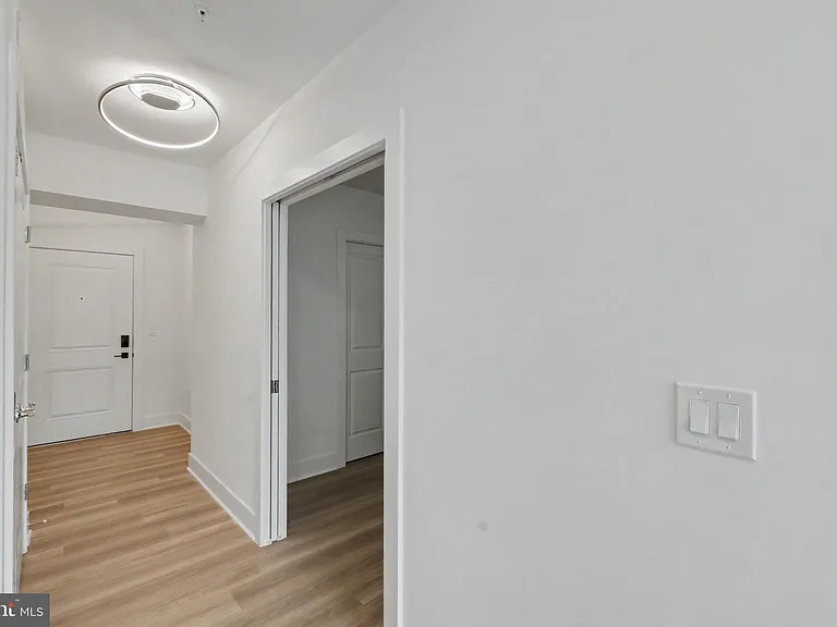 701 N Henry St #306 — Photo 22