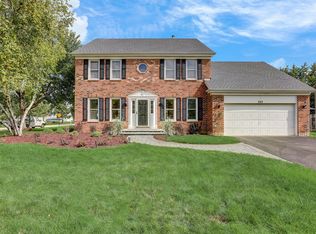 233 Cottonwood Trl, Cary, IL 60013
