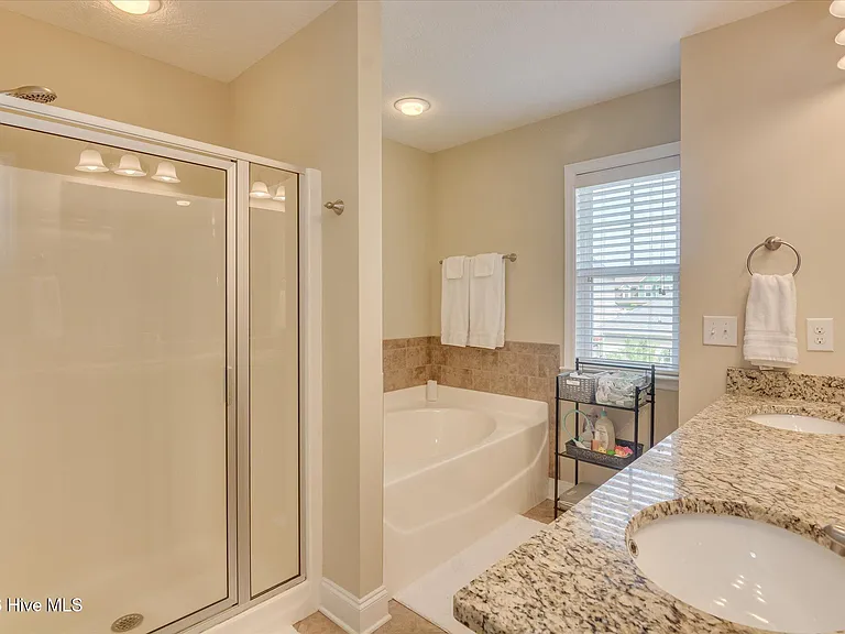 2507 Kari Ln — Photo 17