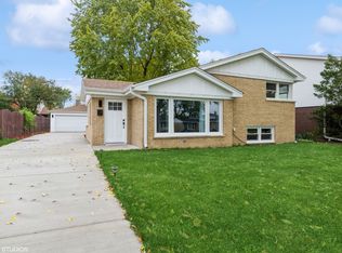 732 W Millers Rd, Des Plaines, IL 60016