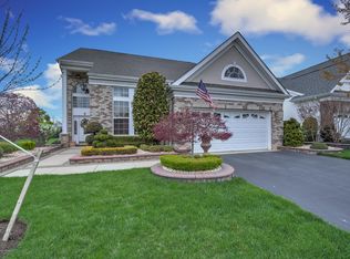 29 Wintergreen Dr, Manalapan, NJ 07726