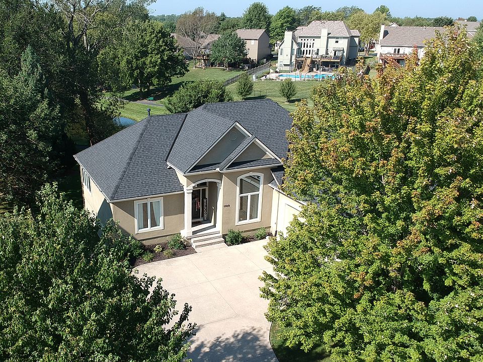 1st image of 1100 SW Crystal Creek Pl