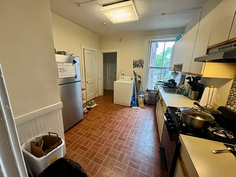 106 Strathmore Rd #3 — Photo 9