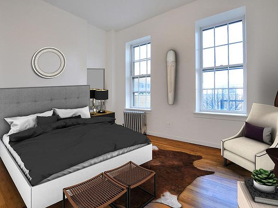 1st image of 320 W 17th St #3