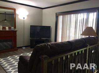 1301 Georgeanne Dr, Pekin, IL 61554