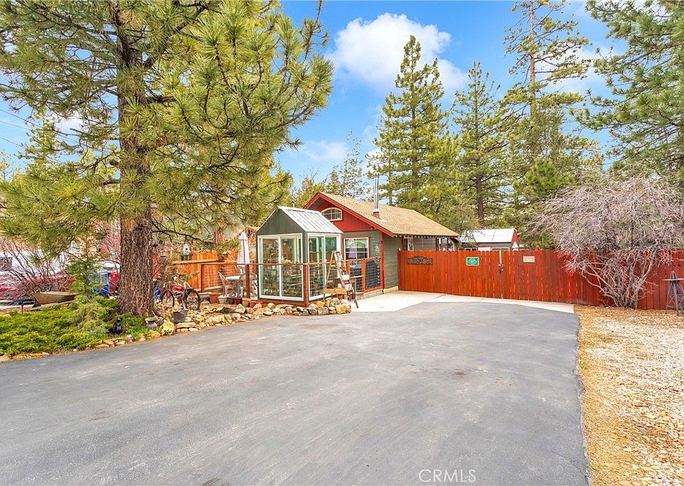 1st image of 437 Moreno Ln