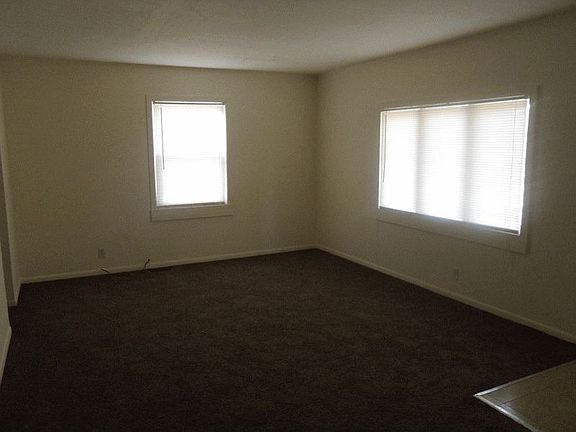 2nd image of 1133 Fall Creek Pkwy