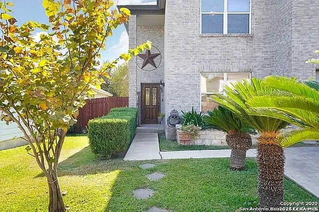 4 bed, 2.5 bath, 2180 sqft, $1,950 — Photo 1