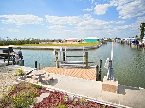 3934 Dewberry Ln, Saint James City, FL 33956