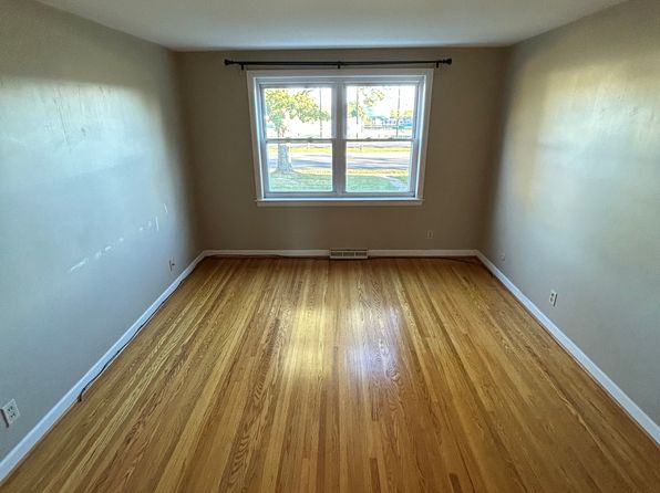 475 Wehrle Dr APT 1