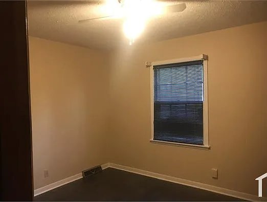 4004 Knollbrook Dr NW — Photo 8