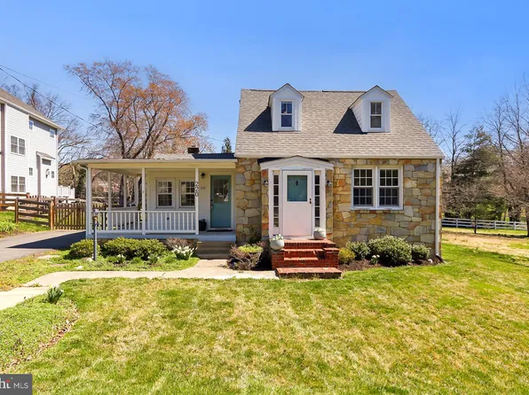 220 S 20th St, Purcellville, VA 20132
