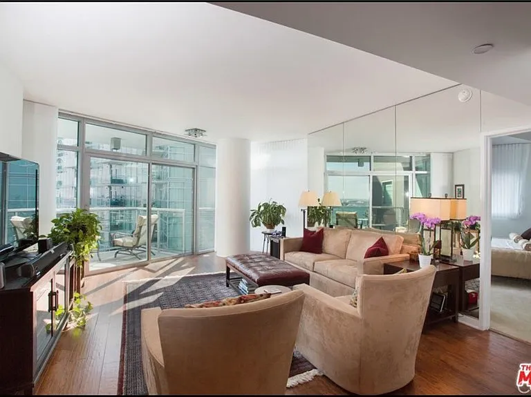 13650 Marina Pointe Dr #1605 — Photo 9
