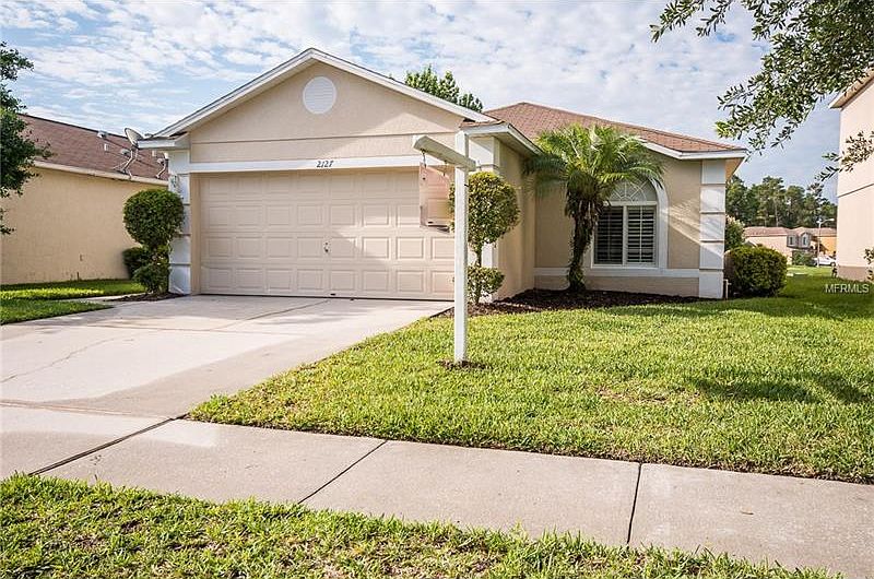 1st image of 2127 Heathwood Cir
