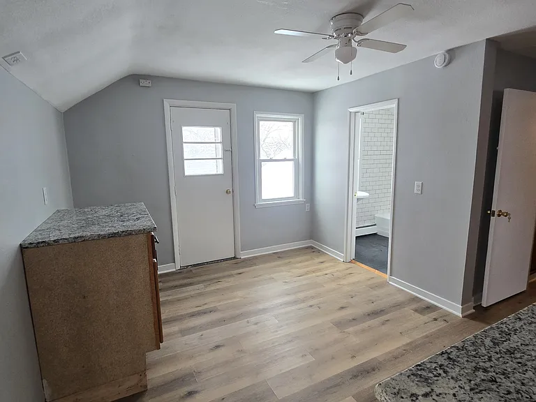7800 W Forest Home Ave — Photo 8