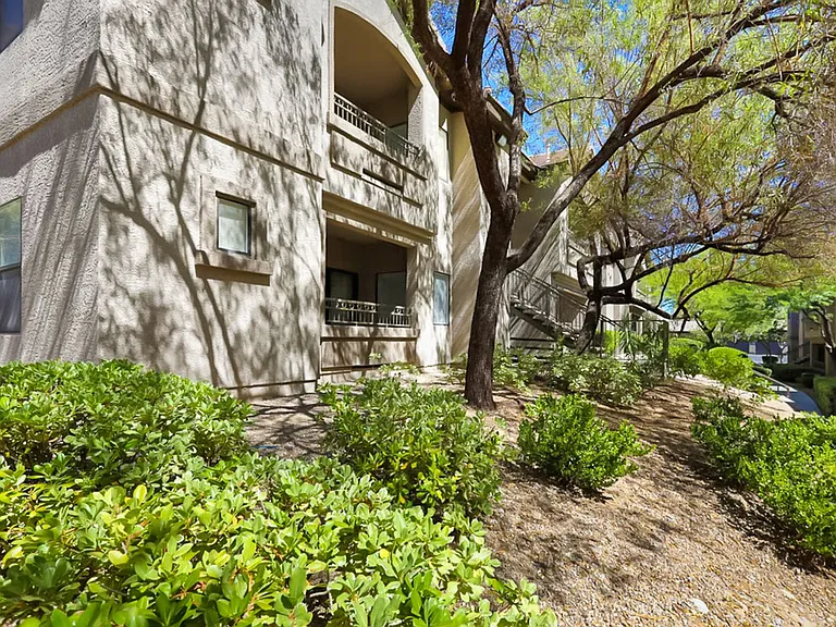 8250 N Grand Canyon Dr #1137-20 — Photo 3