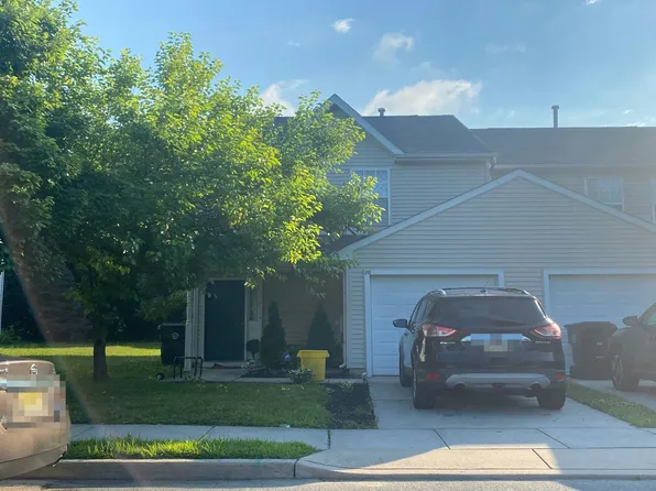20 Meadowrue Ln, Sicklerville, NJ 08081