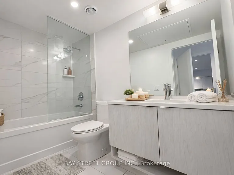55 Cooper St #7112 — Photo 6