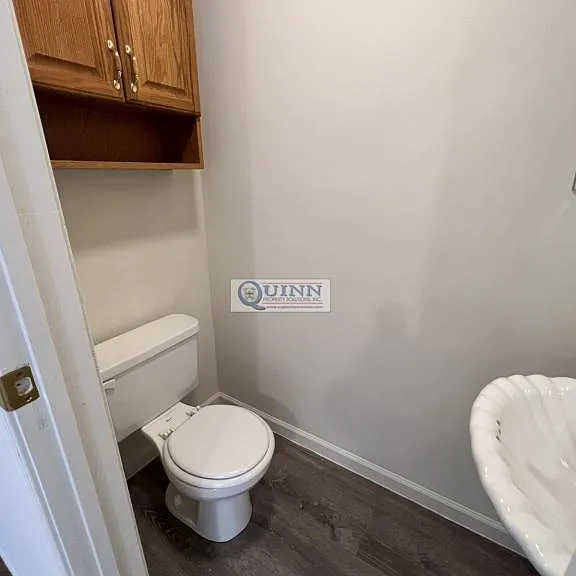 134 E Village Rd — Photo 7