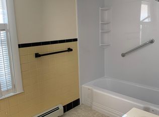 90 Fisher St, Lowell, MA 01850