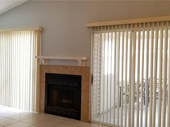 3rd image of 901 Ashley Ct