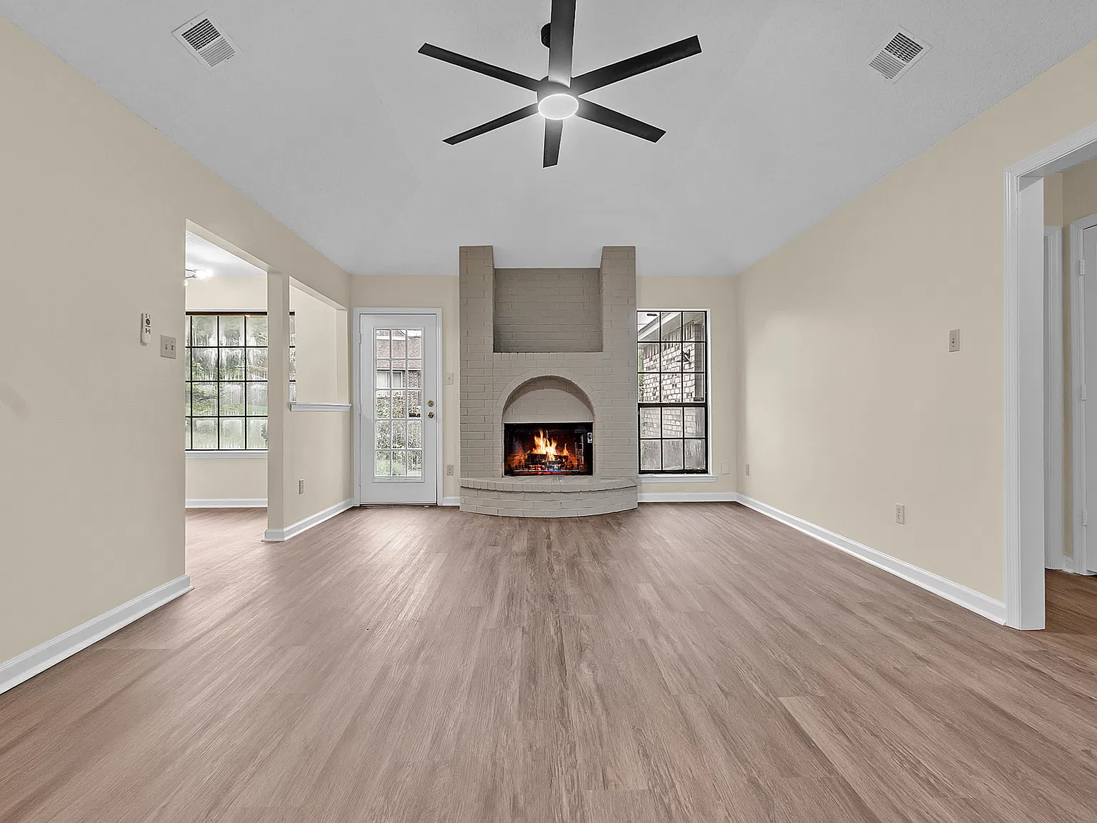 3 bed, 1547 sqft, $1,850 — Photo 2