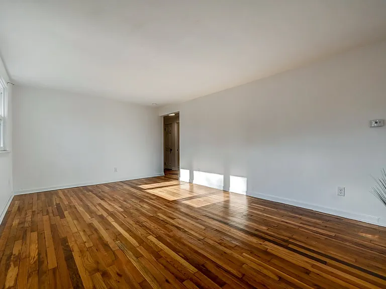 850 Church St — Photo 8