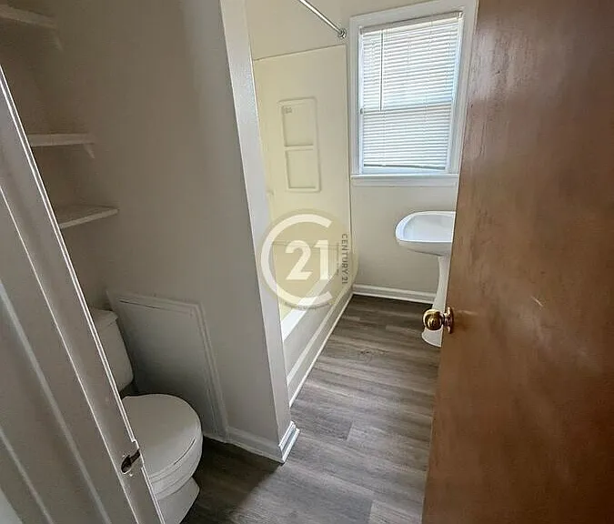 8524 Chapin St — Photo 5