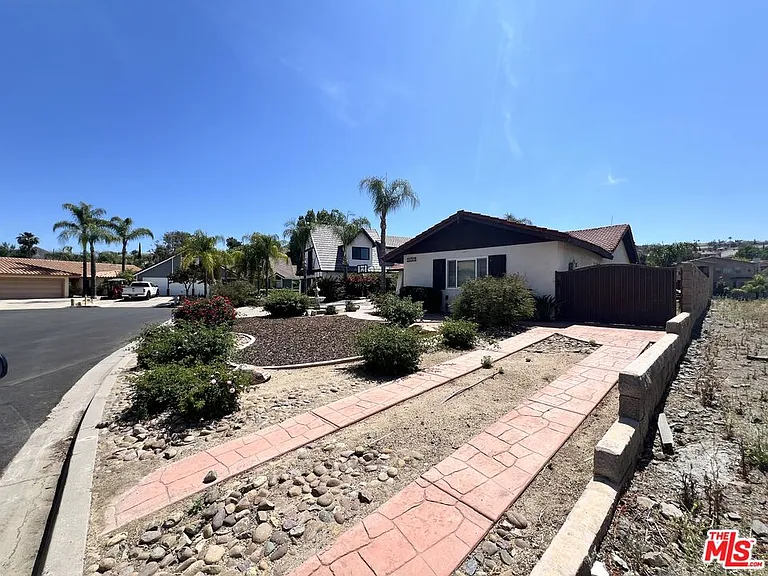 21963 Strawberry Ln — Photo 18