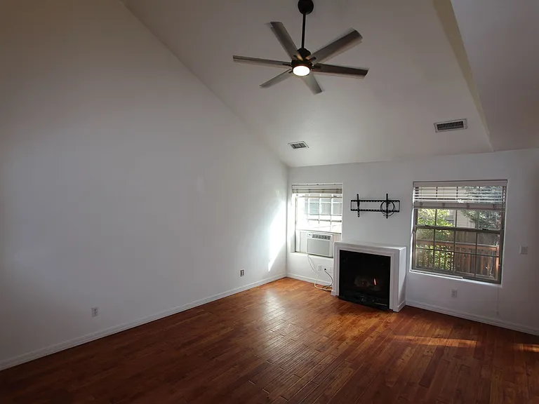 2548 S Gravel Ln — Photo 2