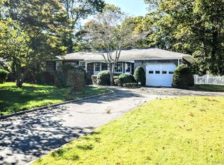 190 N Dunton Ave, East Patchogue, NY 11772