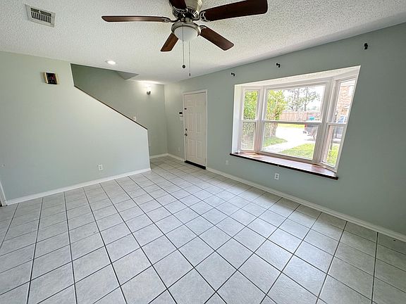 3rd image of 302 Ormond Meadows Dr APT C