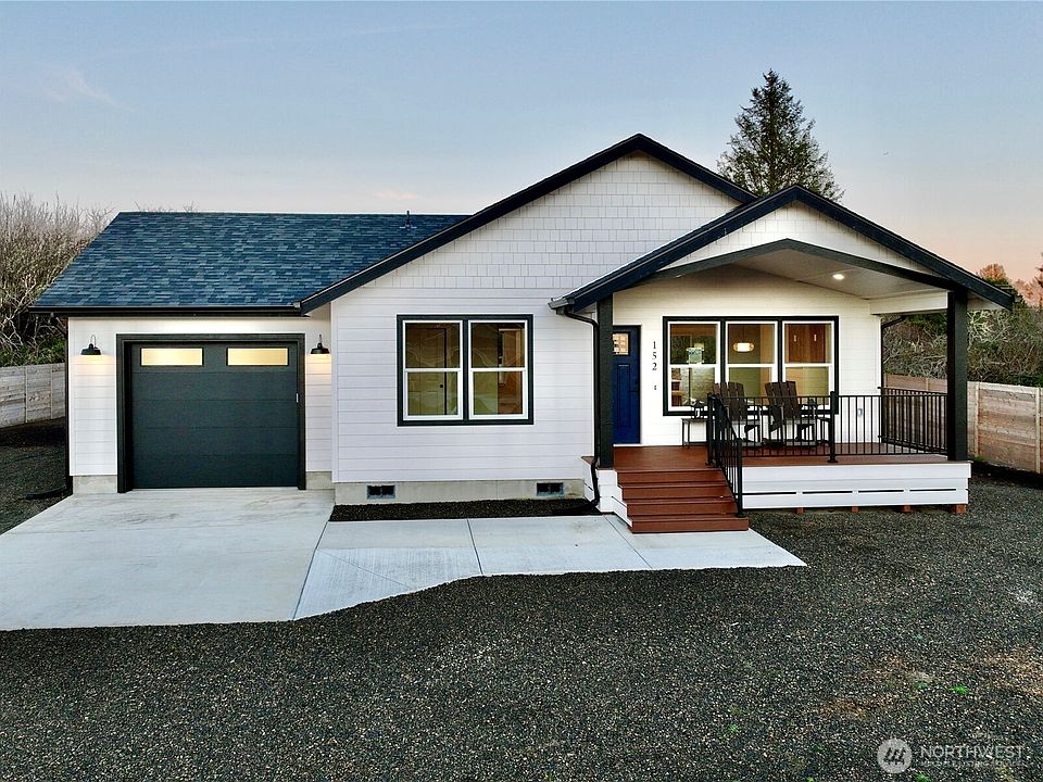 1st image of 152 Calawah Street SW