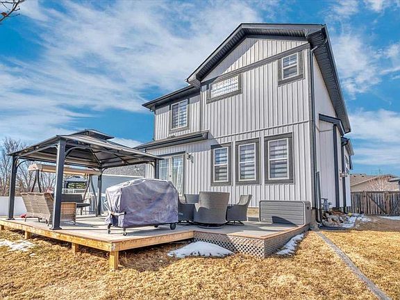 5th image of 260 W Ranch Close