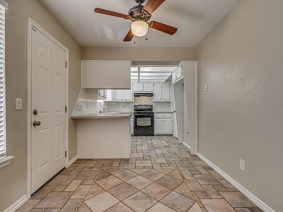 5th image of 7316 NW 126th St