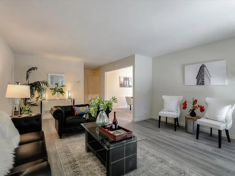 139 Brenton Ct — Photo 5