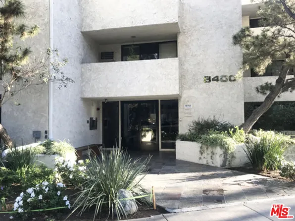 8400 De Longpre Ave APT 104, West Hollywood, CA 90069