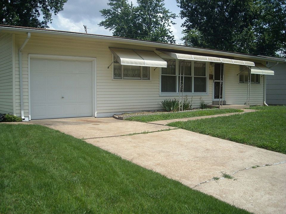 1st image of 140 Dauphin Ln